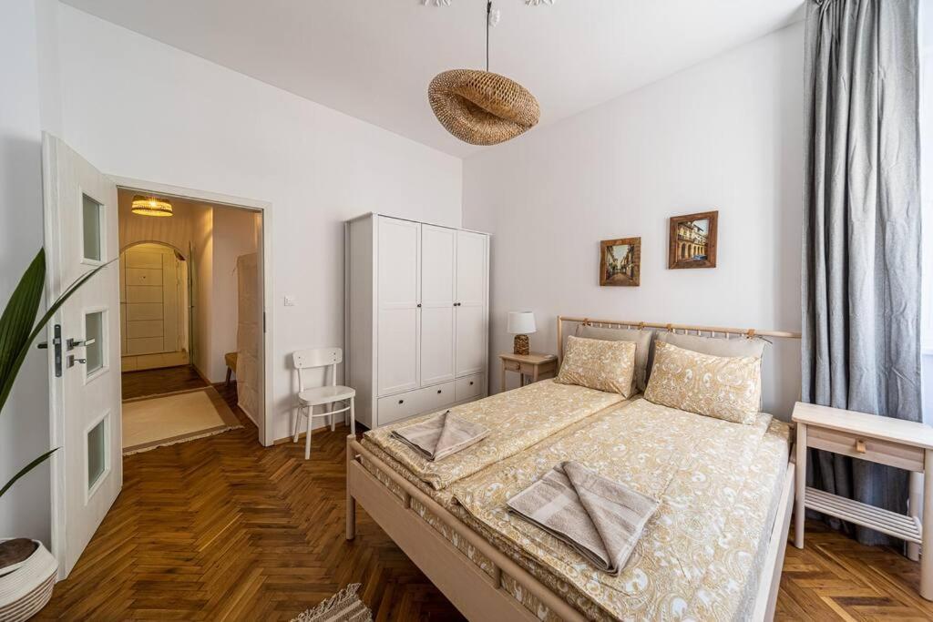 Bohohome 2 Next To The Main Street Sofia Extérieur photo