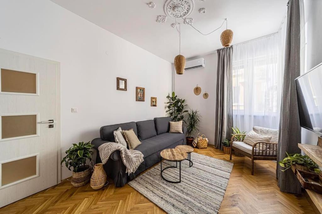 Bohohome 2 Next To The Main Street Sofia Extérieur photo